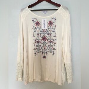 NWT Liberty Lane Top Embroidered Lace Cuff